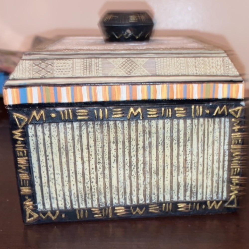 Decorative box - Picture 3 of 3